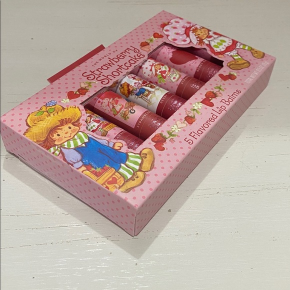 Strawberry Shortcake Flavored Lip Balms - 5 Piece - Picture 5 of 5